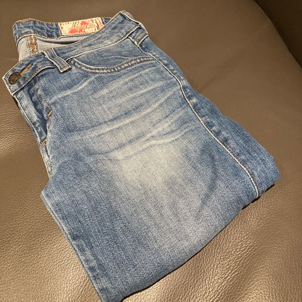 Siwy Jeans . Waist 26” Rise 7” . Inseam 24.5” Length 32.5”